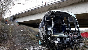 Двое российских детей, пострадавших при крушении автобуса в Бельгии, находятся в тяжелом состоянии