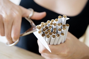 Курильщики бросают курить из-за дороговизны сигарет